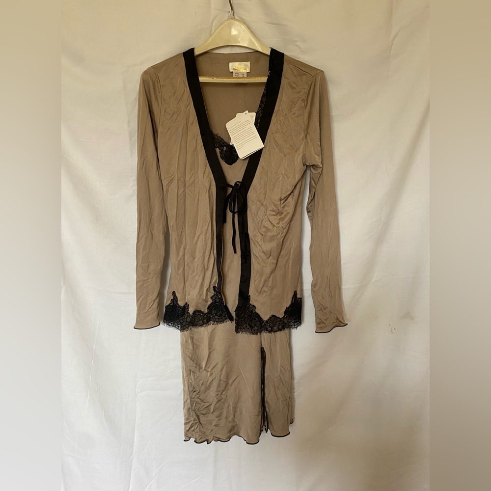 Gattina chemise and matching robe